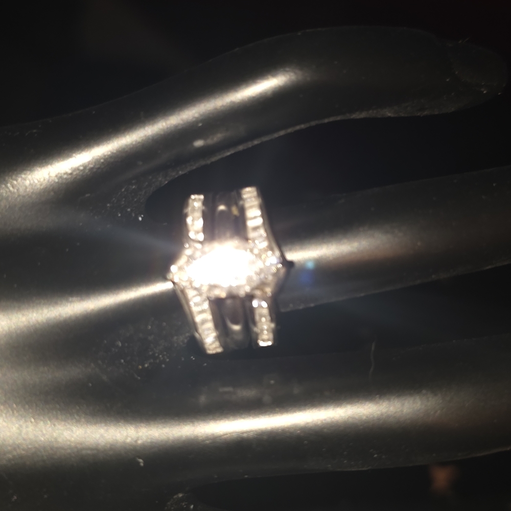 Elegant Silver Women's Ring